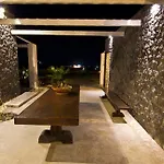 Thea Luxury Fira (Santorini)