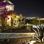 Thea Luxury Fira (Santorini)