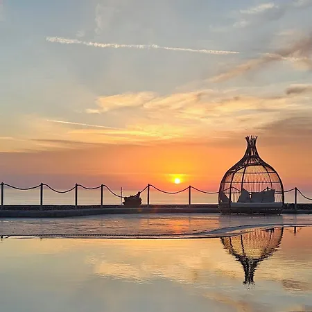 Thea Luxury 아파트호텔 4*