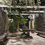 Thea Luxury 公寓式酒店 4*