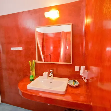 Thea Luxury 3* Fira (Santorini)
