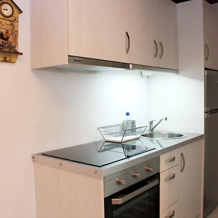 Thea Luxury Fira (Santorini)