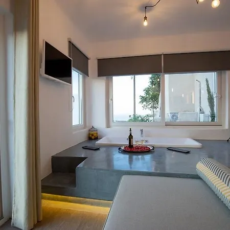 Thea Luxury 3* Fira (Santorini)