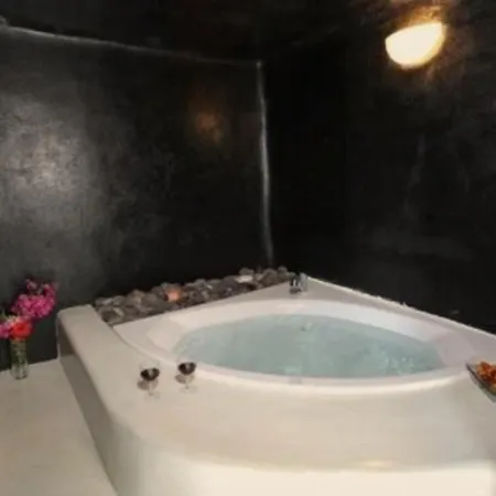Thea Luxury 3* Fira (Santorini)