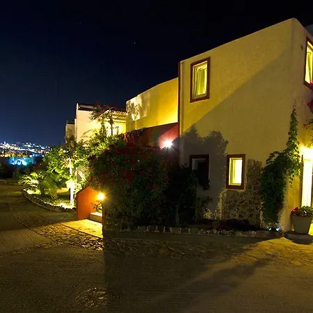 Thea Luxury Aparthotel 3*