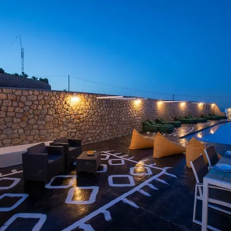 Thea Luxury Aparthotel Fira (Santorini)