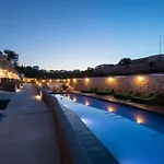 Thea Luxury 4*
