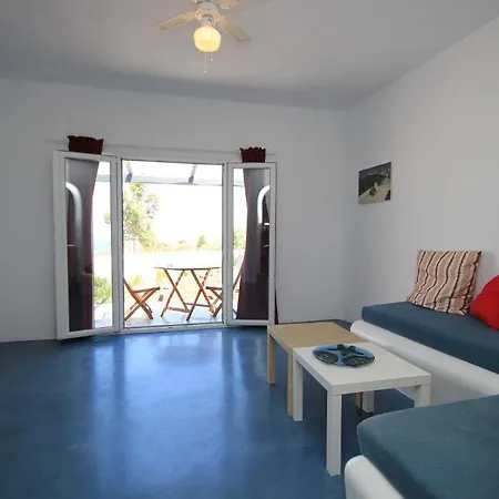 Thea Luxury Aparthotel Firá