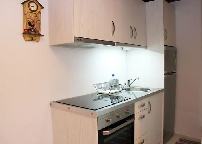 Thea Luxury Fira (Santorini)