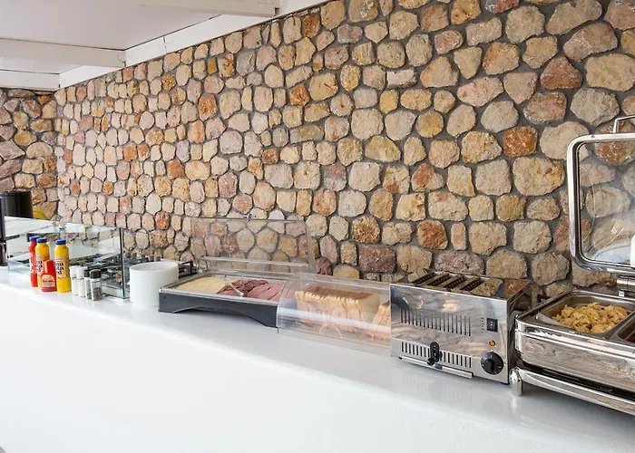 Thea Luxury Fira (Santorini)