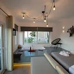 Thea Luxury شقة فندقية 4*